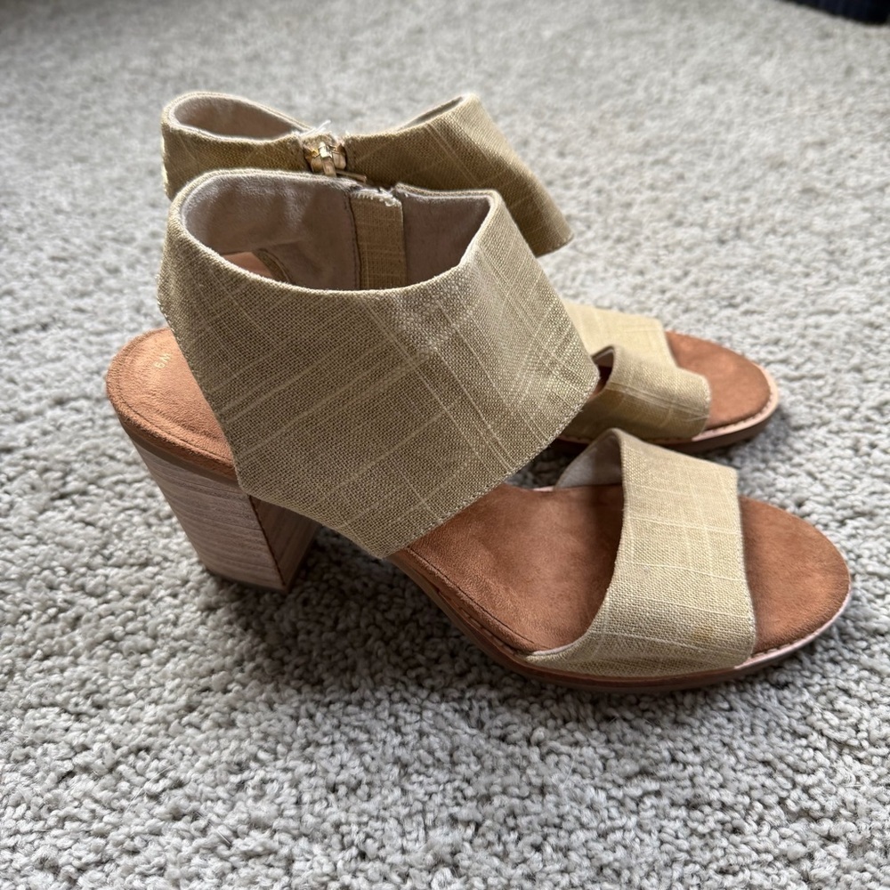 Toms Light Beige Linen Block Heel Sandals